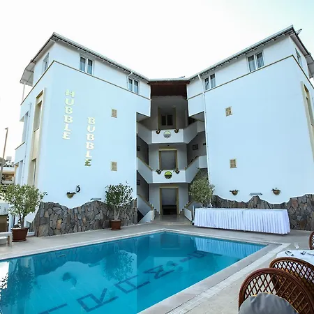 Hubble Bubble Aparthotel *