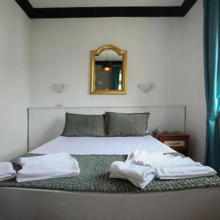 Hubble Bubble Apartmanhotel *
