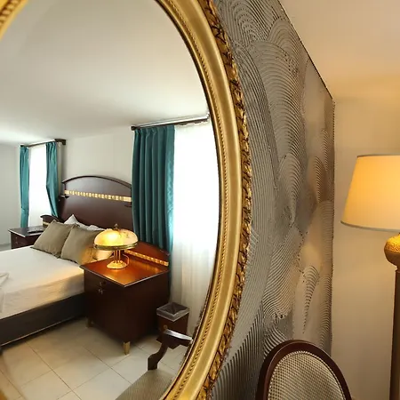 Hubble Bubble Aparthotel